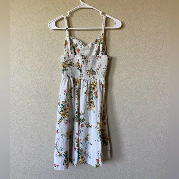 Medium Old Navy floral summer dress - Picture 4 of 4